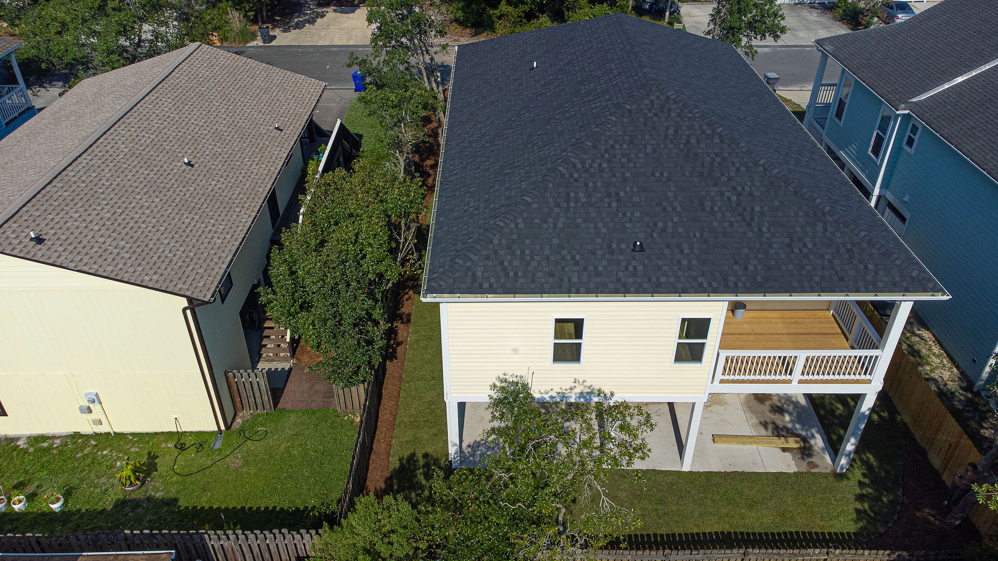 921 Whitecaps Lane