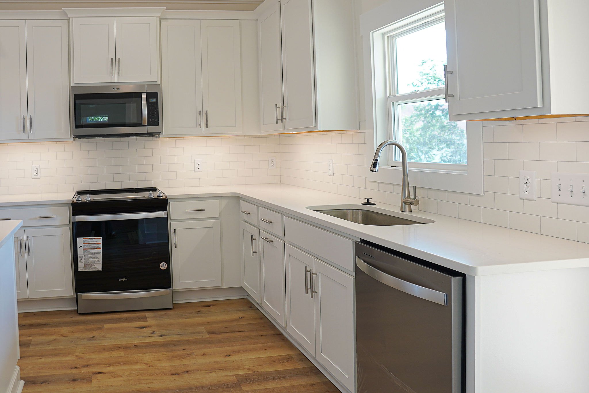921 Whitecaps Lane