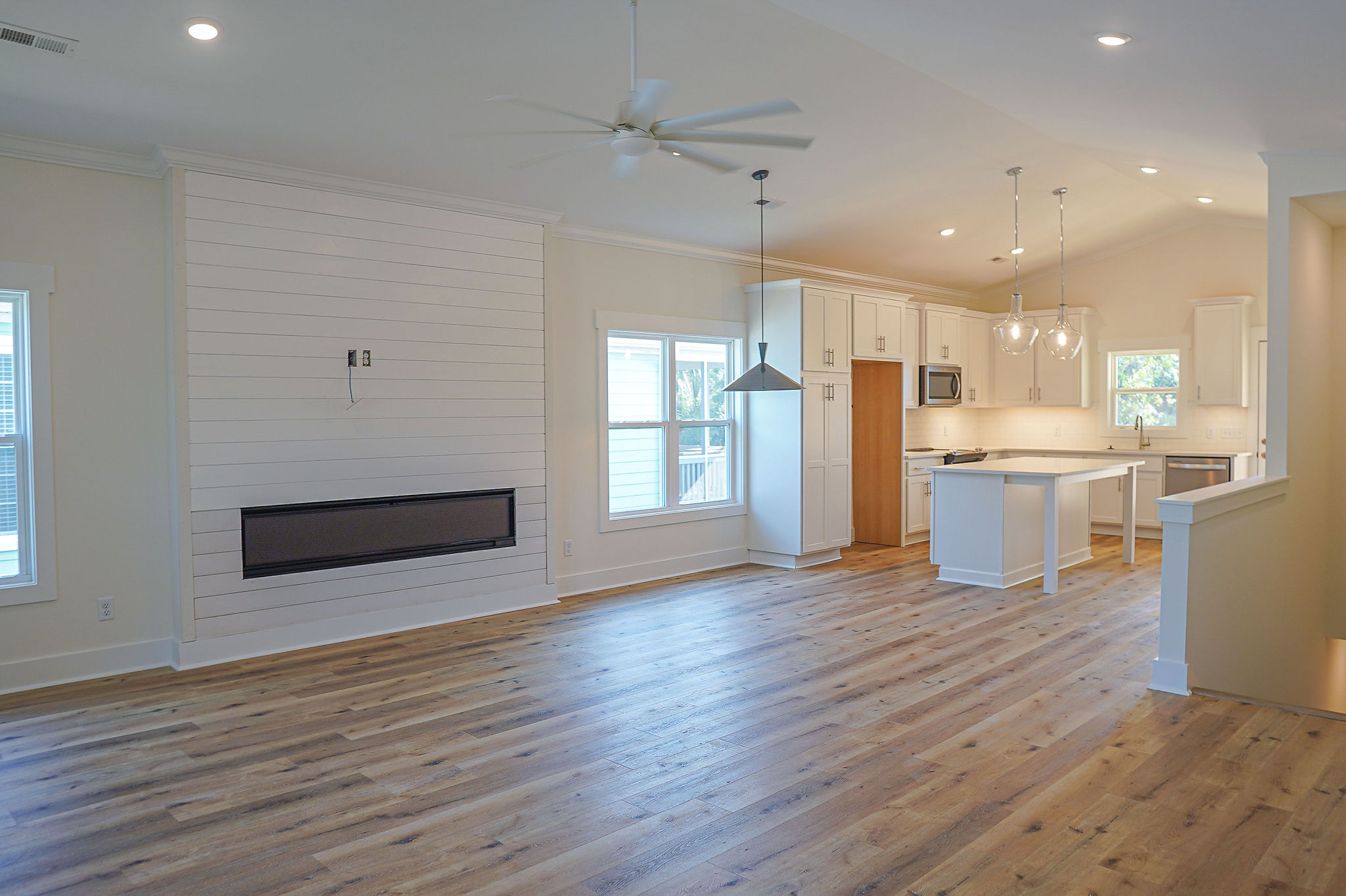 921 Whitecaps Lane