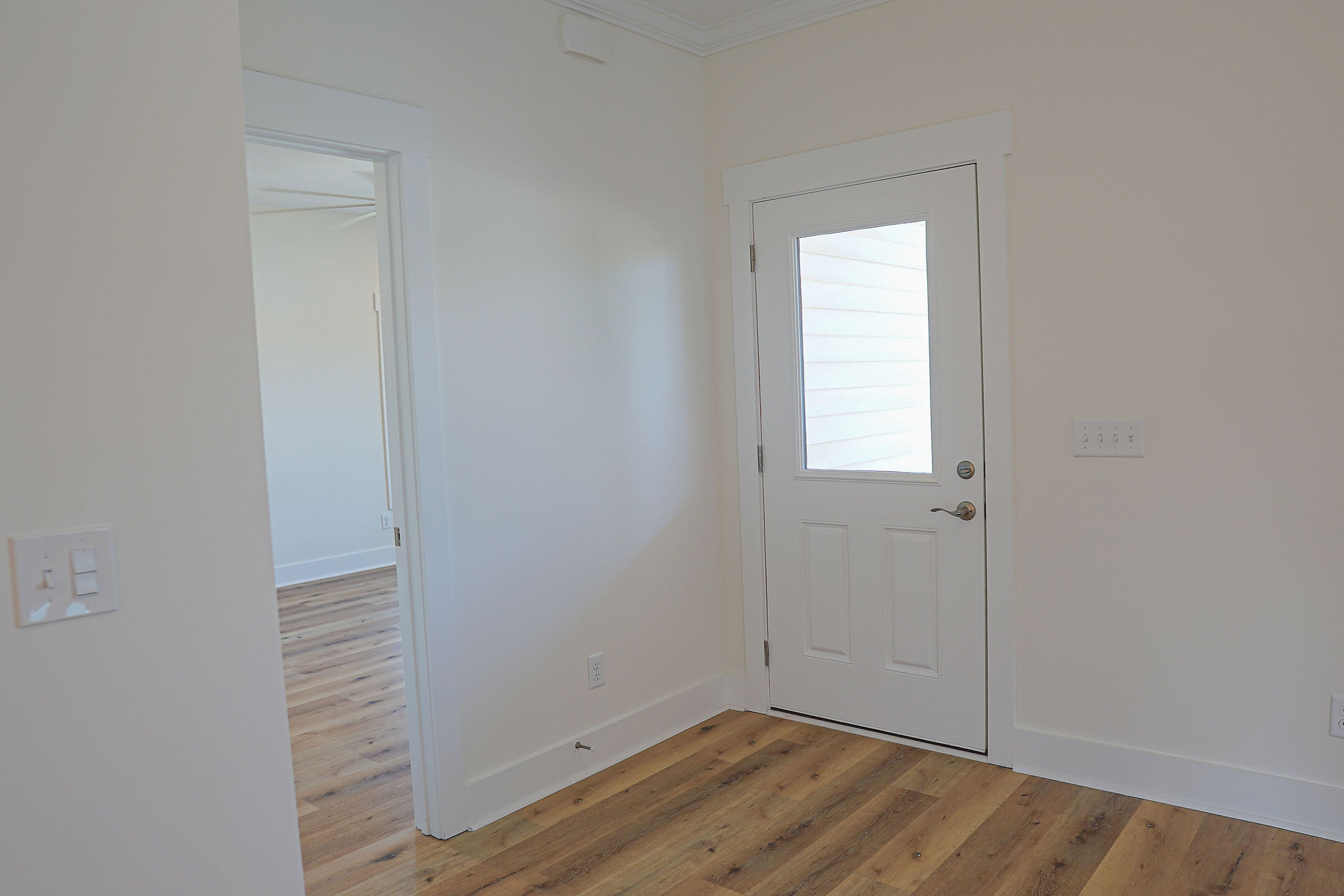 921 Whitecaps Lane