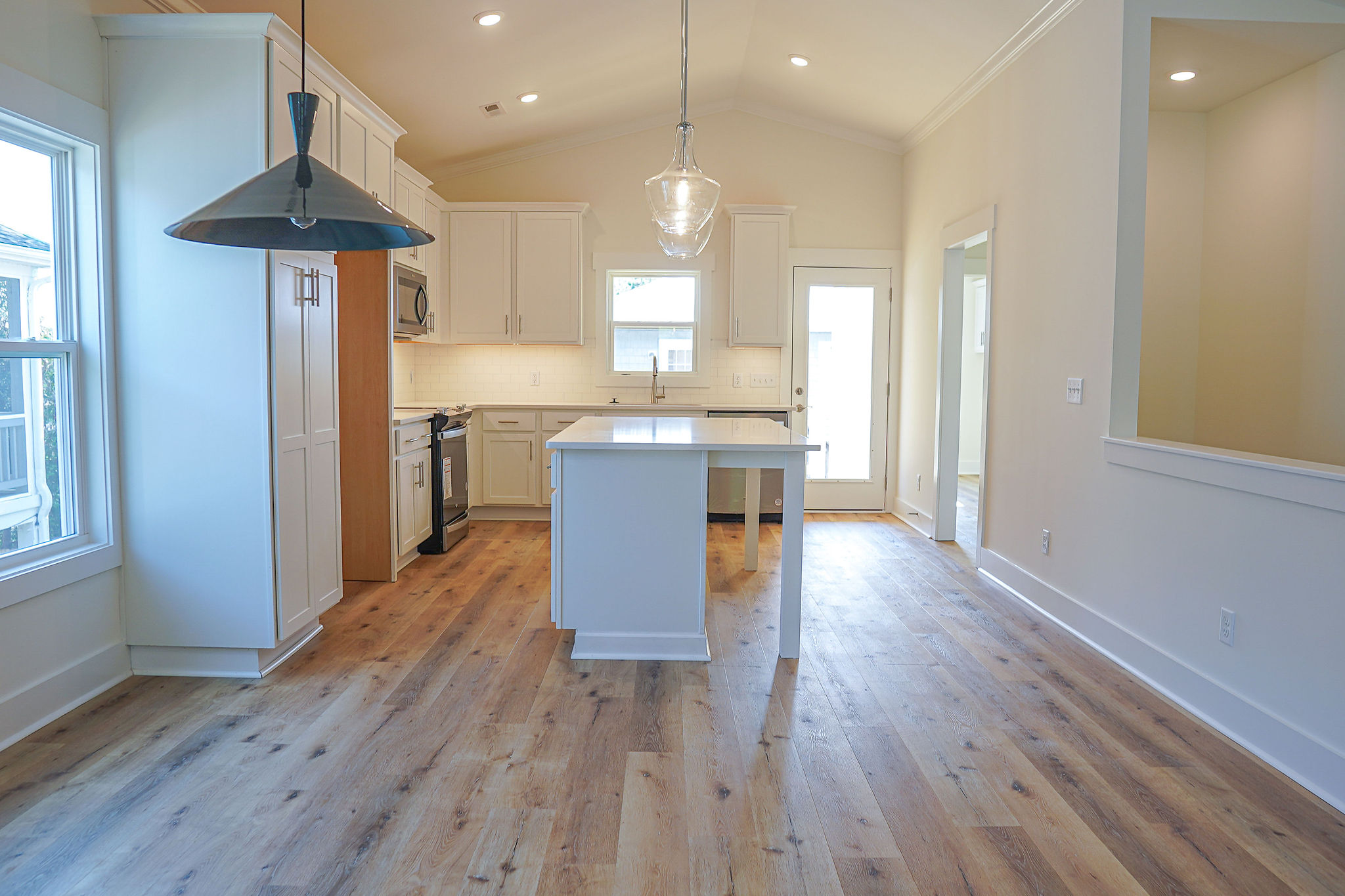 921 Whitecaps Lane