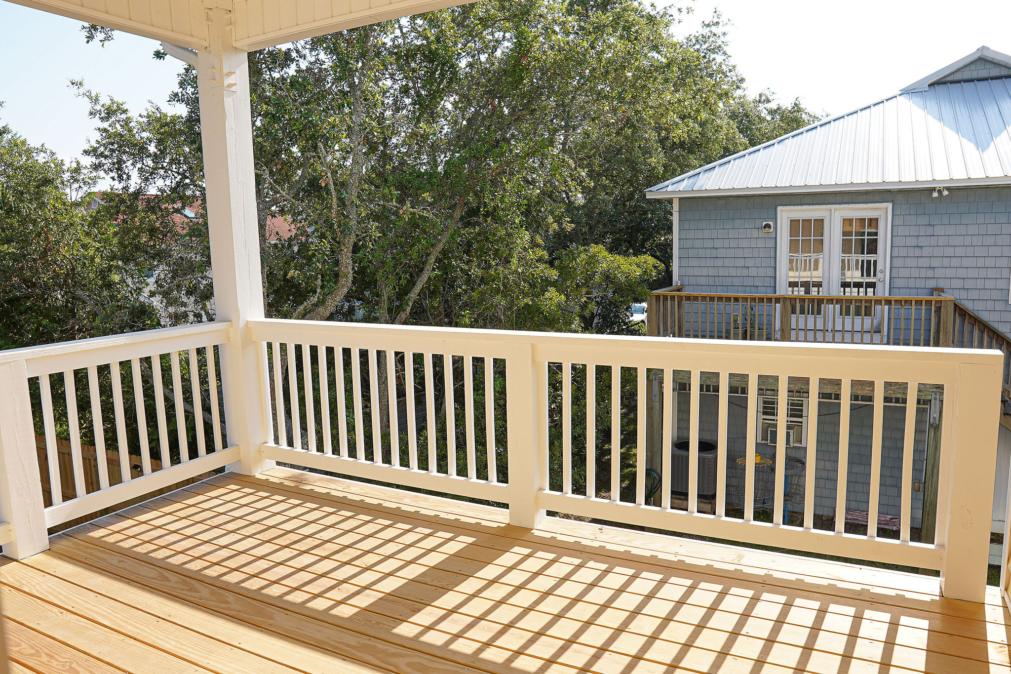 921 Whitecaps Lane