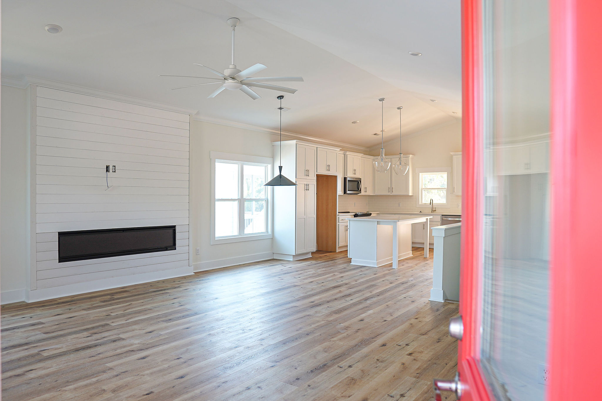 921 Whitecaps Lane